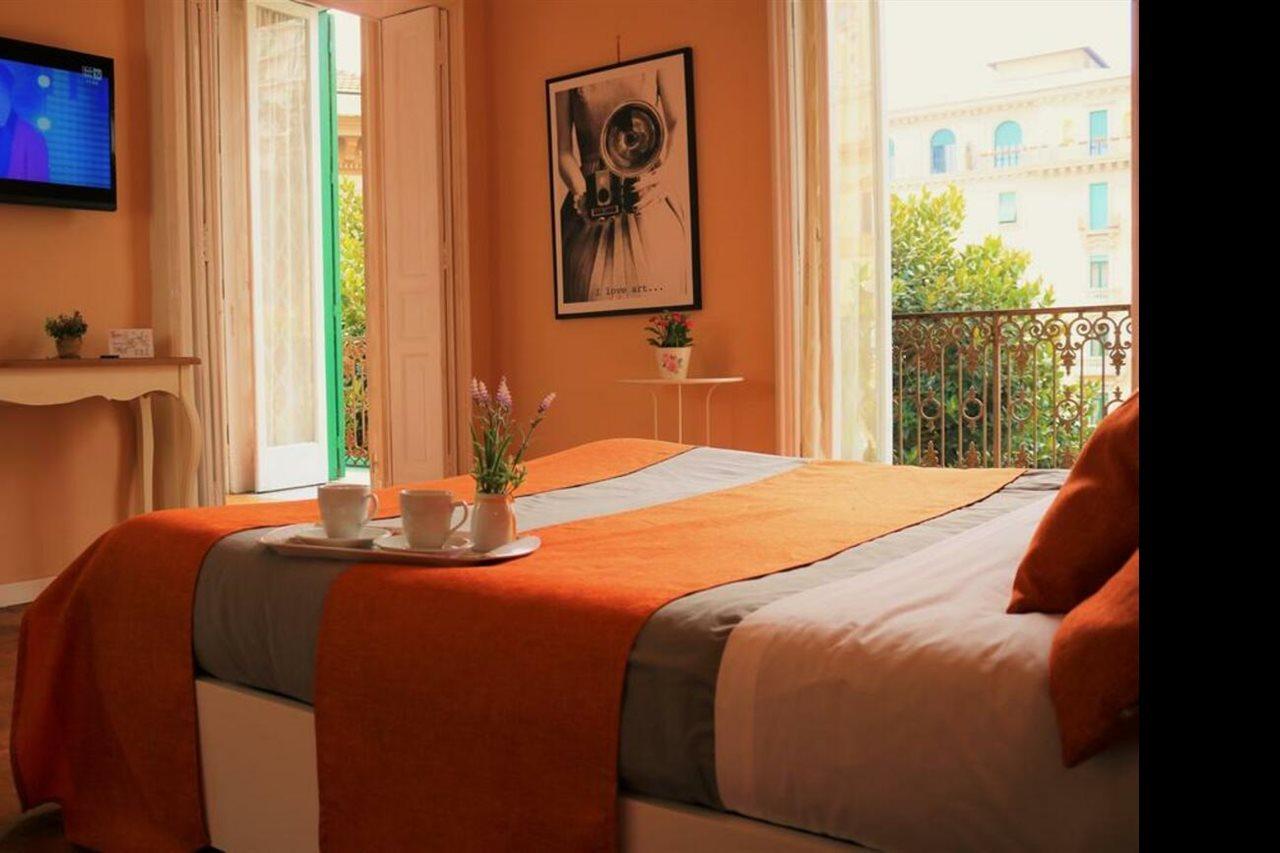 Bed & Breakfast Amedeo Square Napels