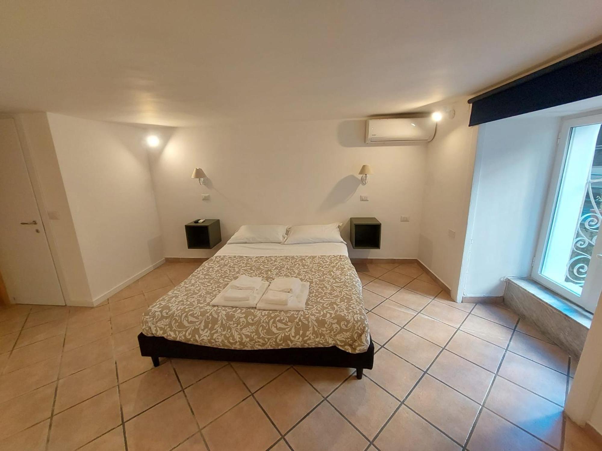 Amedeo Square Bed & Breakfast 3*