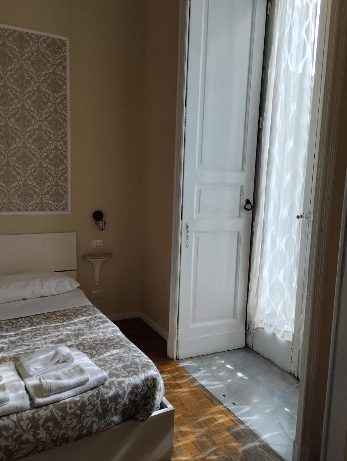 Amedeo Square Bed & Breakfast Napels