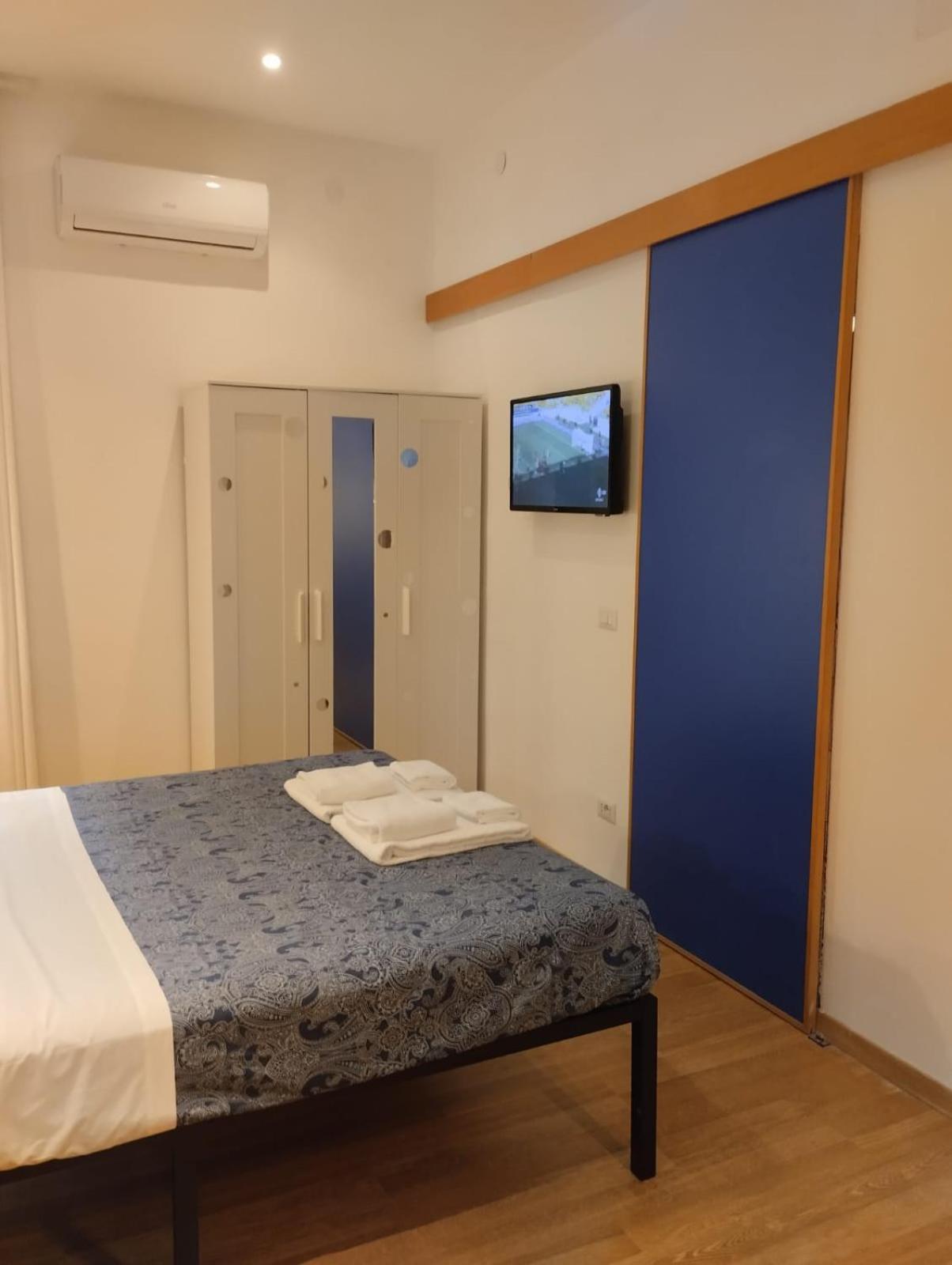 Amedeo Square Bed & Breakfast 3*