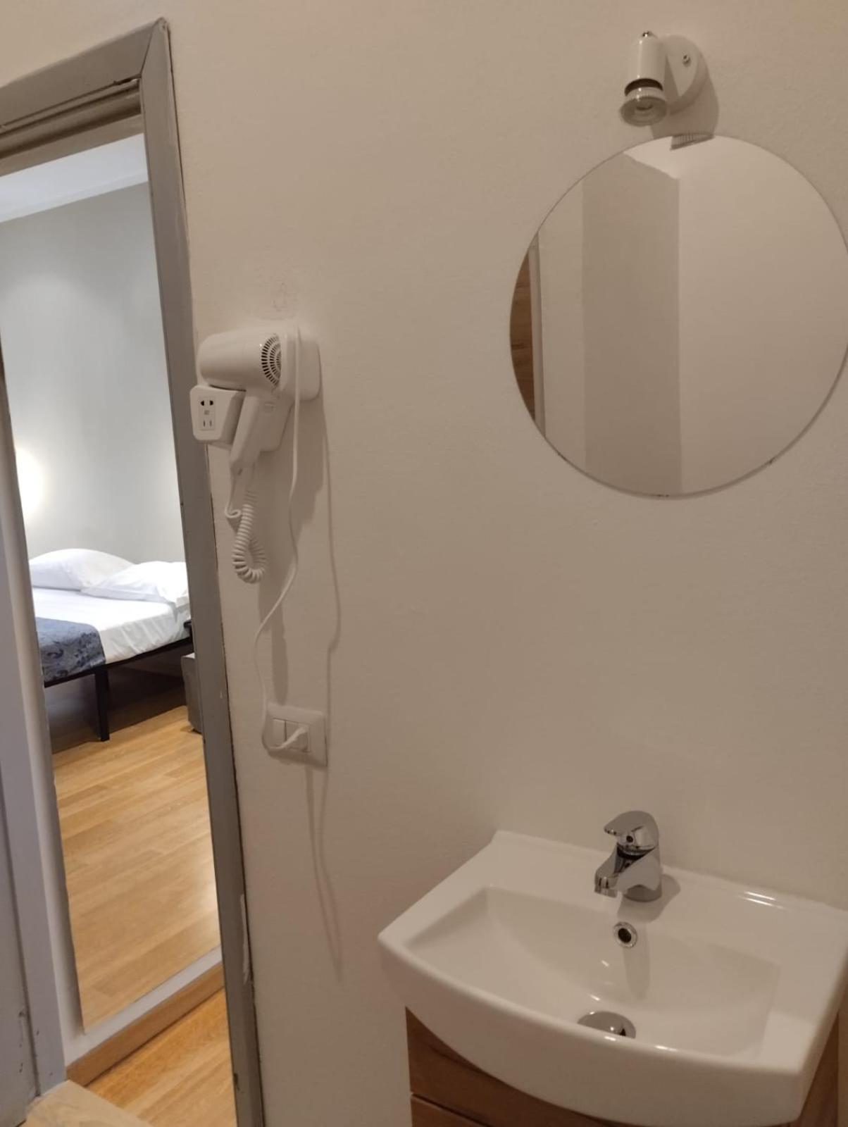 Amedeo Square Bed & Breakfast 3*