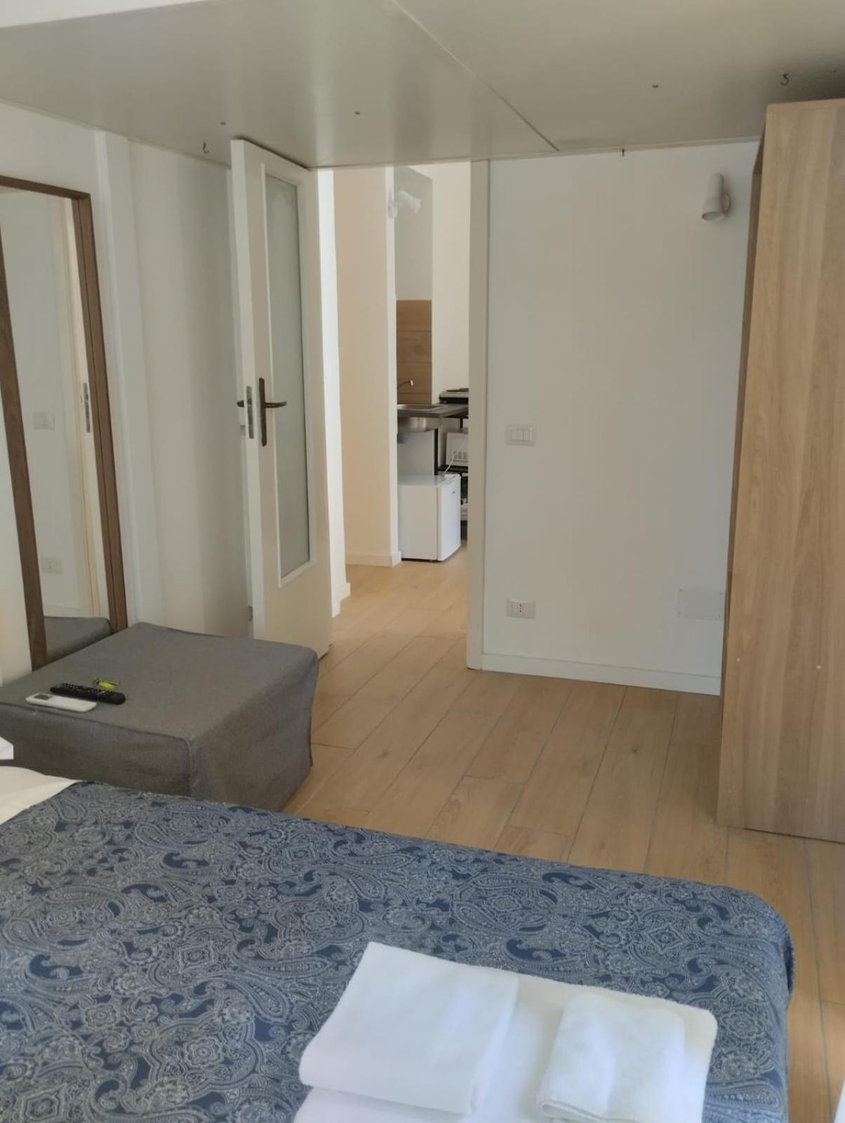 Amedeo Square Bed & Breakfast 3*